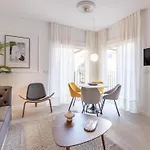 Chezmoihomes Angel 18 1br & 2br דירה *