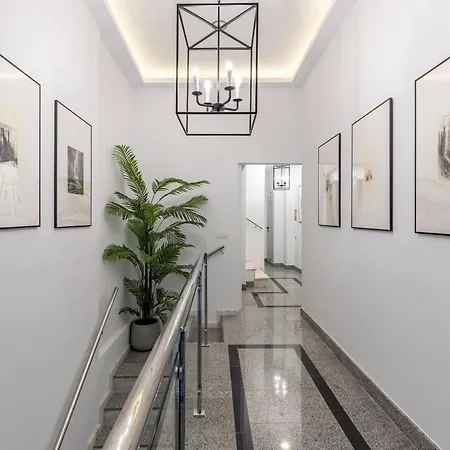 Chezmoihomes Angel 18 1br & 2br *